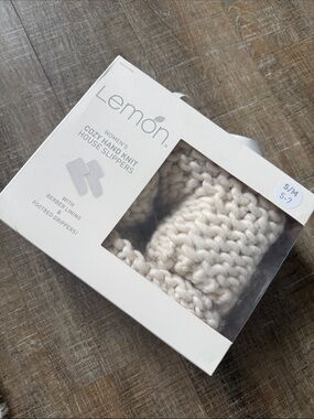 Lemon Ivory Hand Knit Slippers Sz 5-7 NWT in Box